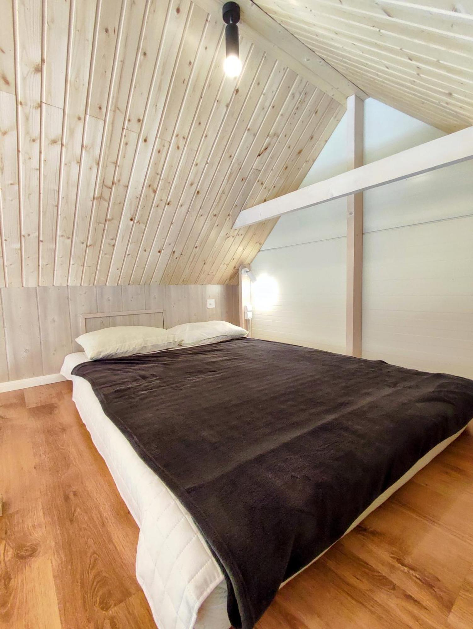 Modern Sauna Cabin In Horse Ranch Liyeplauke Buitenkant foto